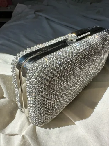 Bolsa de Mão Clutch Strass Brilhante - Elegância em Destaque!