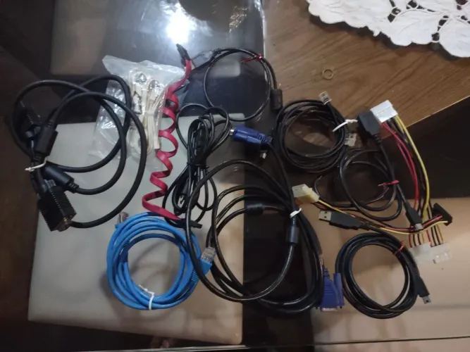 Kit de Cabos para Conexão de Computador e Celular