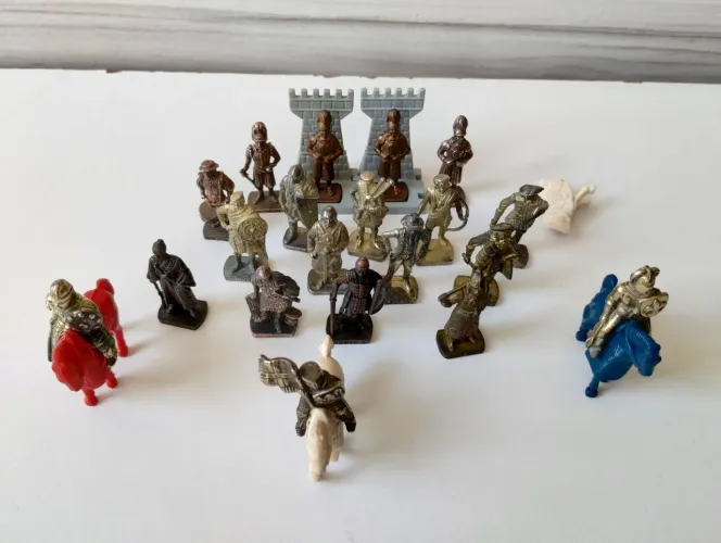 Soldados de Metal Kinder Ovo 