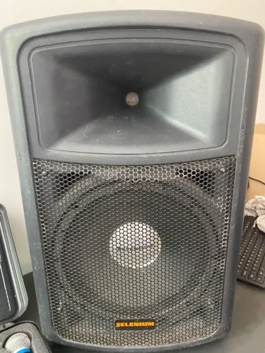 Som e microfones potentes prontos pra usar!