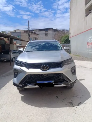 Toyota Hilux SW4 SRX Plat. 4X4 2.8 TB Die. Aut. 2025