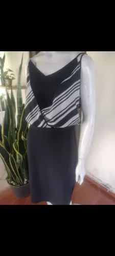 Lindo vestido da lança perfume 
