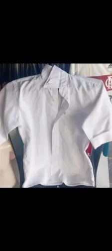 Camiseta manga curta elegante