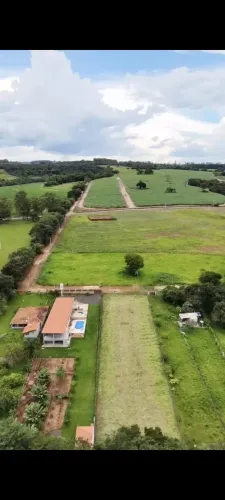 Terreno com rio no fundo 2.400m²