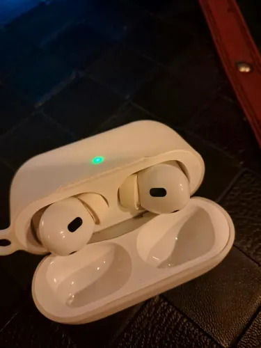 AirPods Pro 2 original com carregador e cabo Apple + duas capinhas