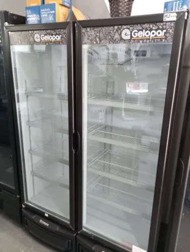 NZ . Geladeira expositora 2 portas frios e laticínios 950 litros GELOPAR