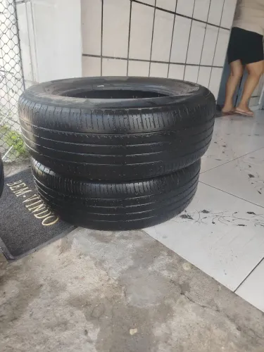 Vendo 4 pneus.