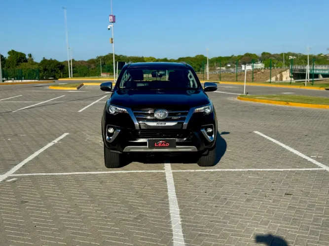 Toyota Hilux SW4 SRX 4X4 2.8 TDI 16V Dies. Aut. 2019