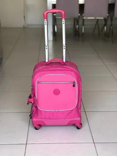 Vendo mochila Kipling original com rodinhas