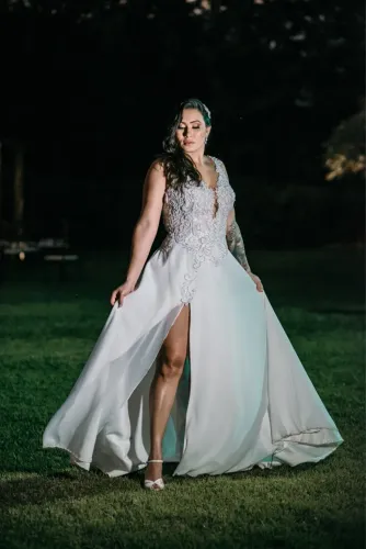 Vestido de Casamento Único - Perfeito para Noivas Exigentes!