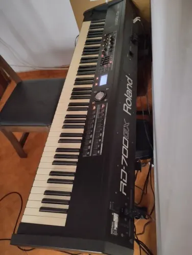 Roland RD-700GX - Só Esta Semana