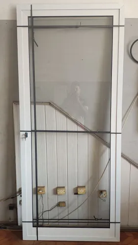 Porta de vidro temperado 6 milímetros 210x80 direto da fábrica alumínio branco 