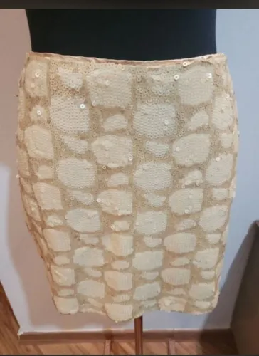 Saia de lantejoulas