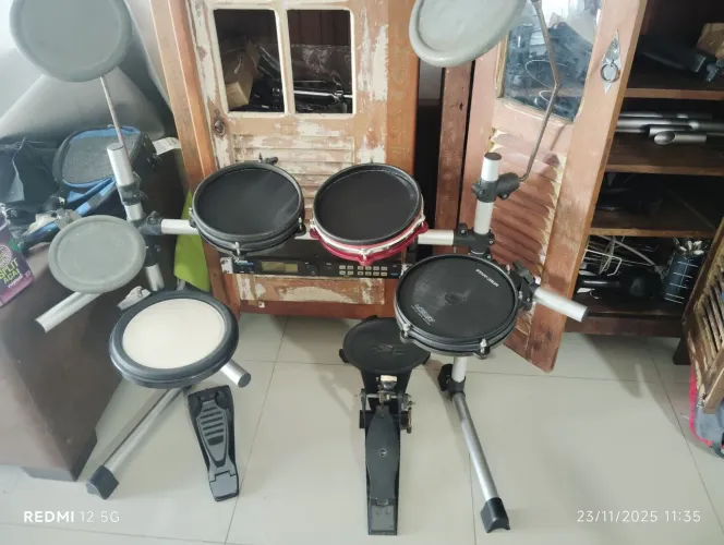 Bateria eletrônica alesis staff drum 