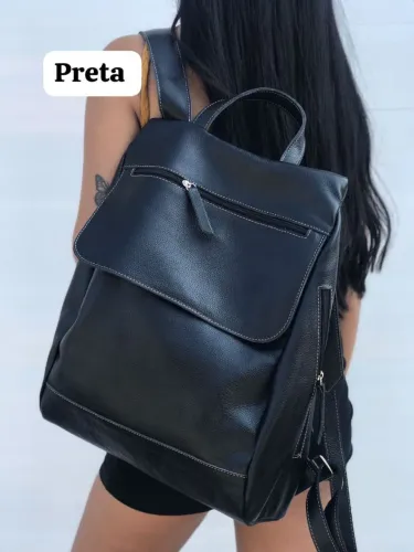 Mochila de Couro Preta Elegante e Espaçosa