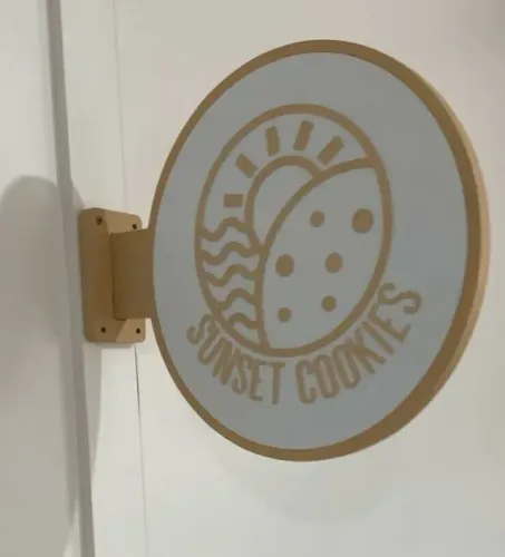 Totem Pitulito Personalizado para área externa