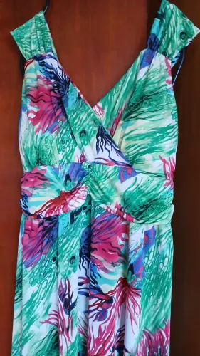 LINDO,VESTIDO FLORAL. -