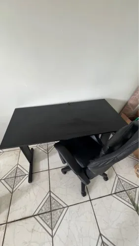 Mesa de Escritório Preta + Cadeira Gamer