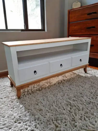Rack rustico MDF com madeira de Pinus  