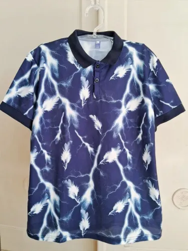 Camisa Polo Estampada com Raios e Penas
