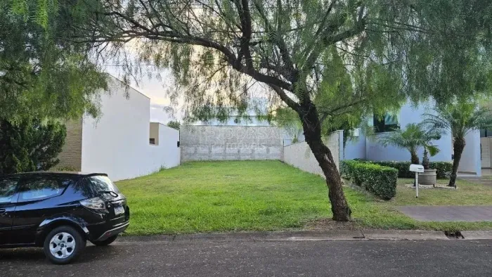 Venda de Terreno / Condomínio na cidade de Araraquara