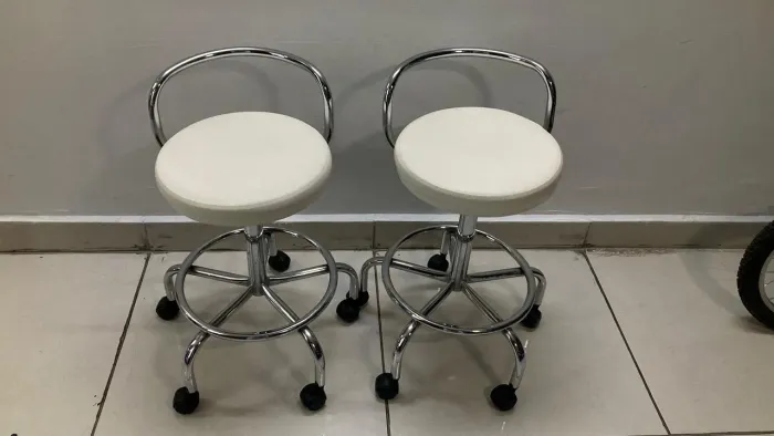 Cadeiras / banquetas Giratórias com Encosto Tok&Stok