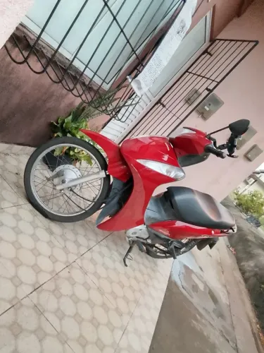 Biz 110 vendo ou troco moto extra