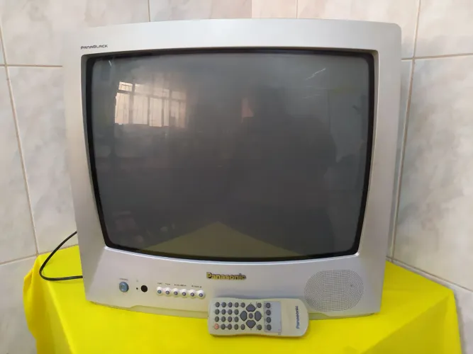 TV Panasonic 20 polegadas Tubo CRT ideal para Vídeo games antigos