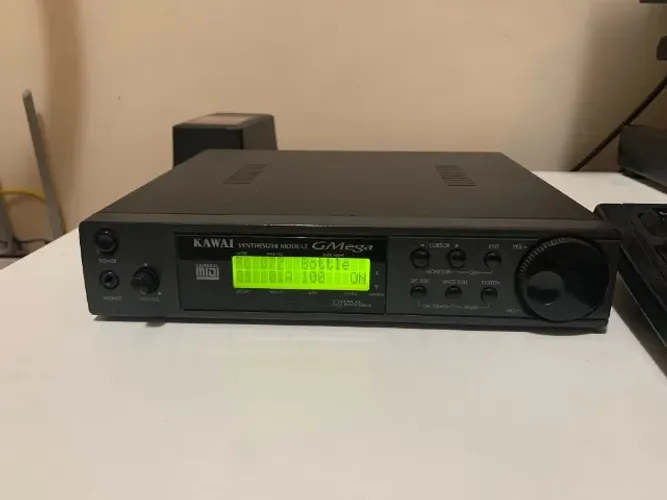 Módulo Sintetizador Kawai GMega em perfeito estado.