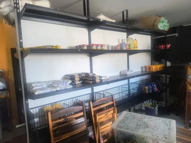 Prateleiras para mercadinhos