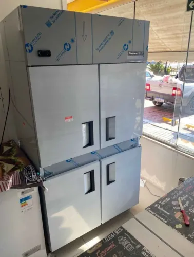Geladeira Industrial Refrigerada 4 portas Venâncio Linha Prime - Marcos