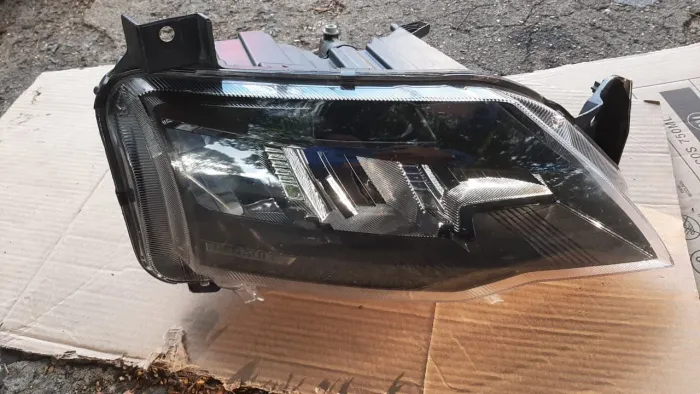 Farol inferior  renault kadian led lado direito   valor 1190,00.