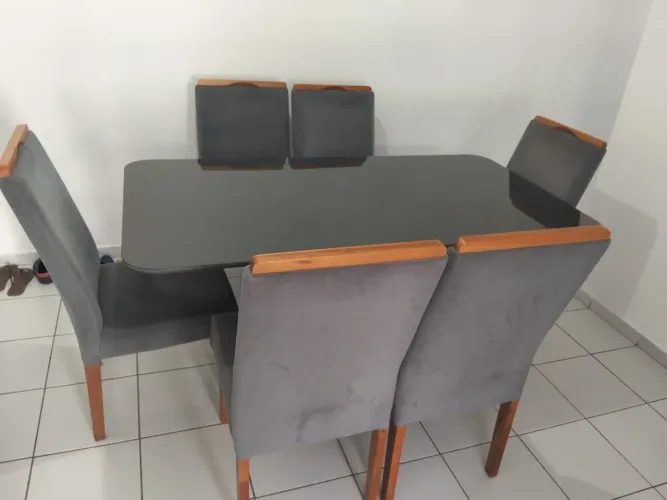 Mesa de 6 cadeiras