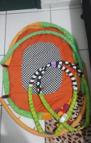 Tapete de atividades para bebês