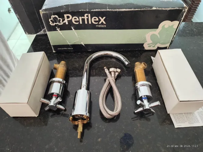 Torneira Misturador para Lavatório Perflex.