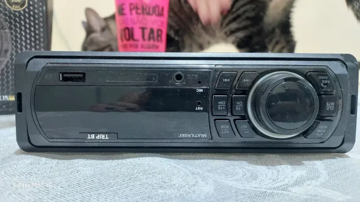 Rádio som automotivo