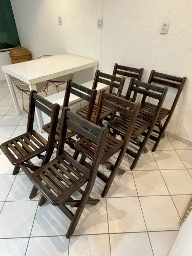 Conjunto de cadeiras de madeira maciça