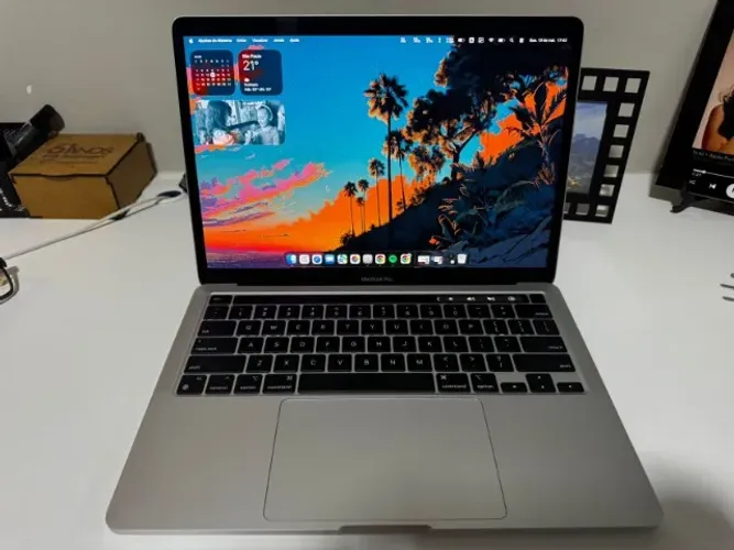 MacBook Pro M2 13" - lindo - Caixa, carregador e até o adesivo ainda (sticky keys)