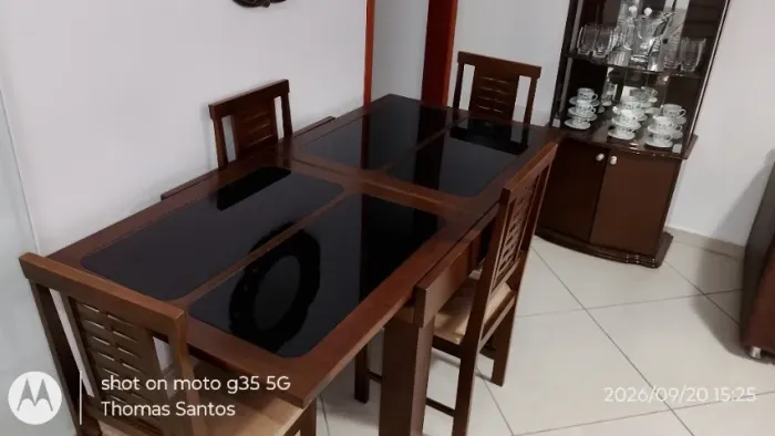 Mesa de jantar extensível 0,90m x 1,80m