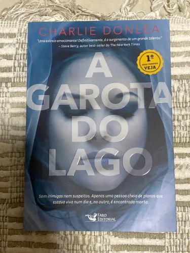 Livro A Garota do Lago