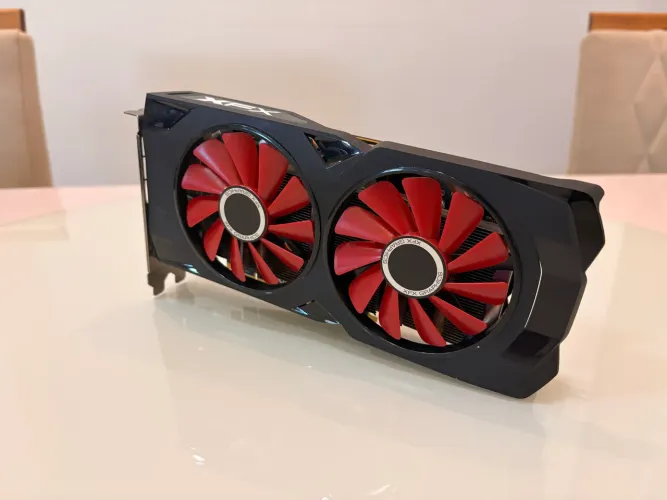 Placa de Vídeo RX 570 4GB IMPERDÍVEL 