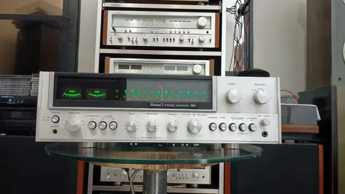 Receiver Sansui 881 revisado