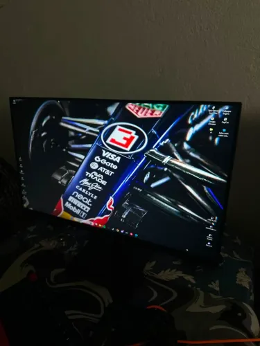 MONITOR 24"