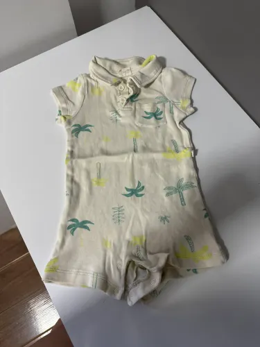 Roupas de bebês macaquinhos 3 a 6 meses novíssimos