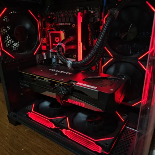 PC Gamer com i5 + placa de vídeo RX + 16gb Ram + SSD + FONTE 80 PLU, analiso troca.