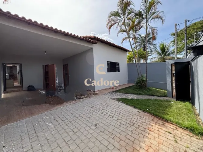 Casa à venda no Cidade Jardim com 4/4 sendo um suíte com closet e banheira