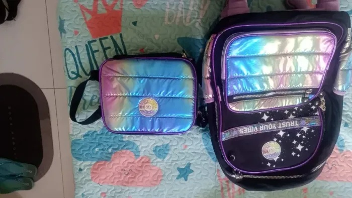 Mochila e lancheira escolar feminina