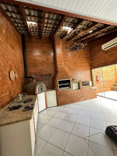Imóvel para aluguel tem 180 metros quadrados com 3 quartos em Cidade Alta - Cuiabá - MT