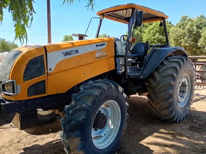 Trator Valtra BM 125i