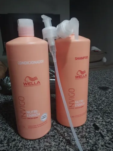 Shampoo e condicionador Wella 1 L. 180 reais